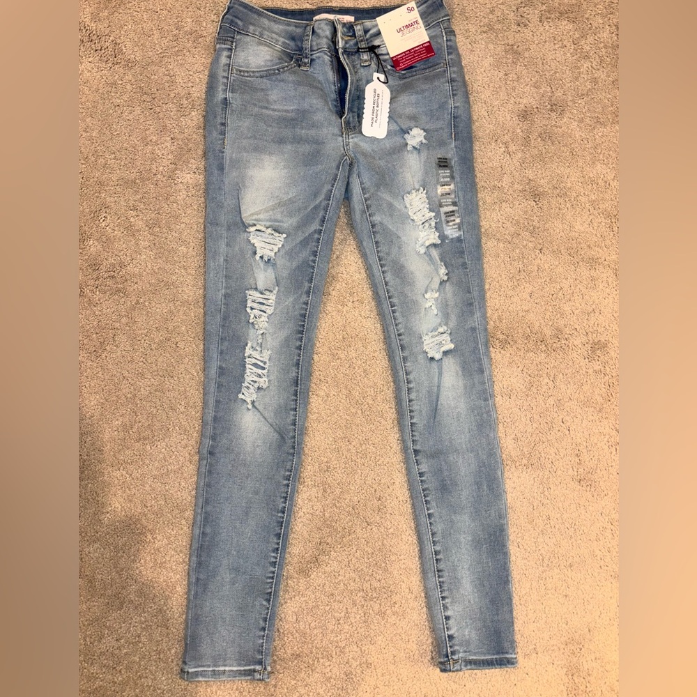 SO Women's Light Blue Distressed 3S/26W Jeggings